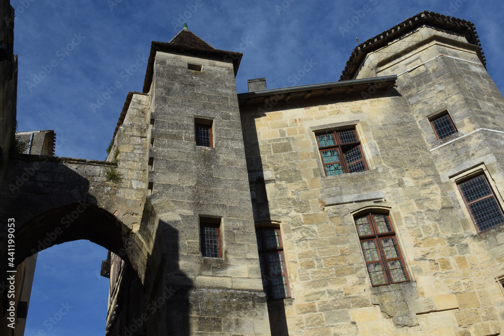 Saint-Emilion, Porte et logis de la Cadène, Gironde.