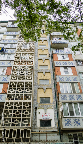 Obraz na płótnie Colorful facade of a Soviet-built house. Derbent, Dagestan, Russia w salonie