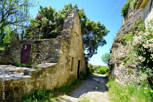 ruine chapelle montségur sur Lauzon drôme