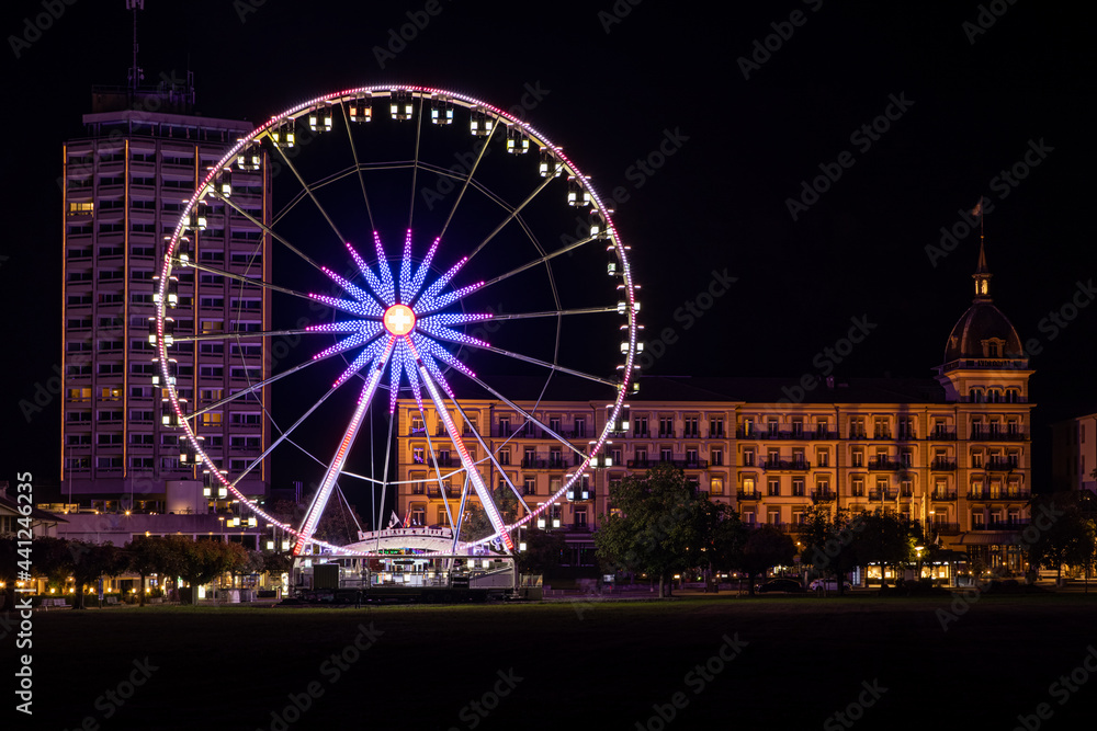 I had the chance to go to Interlaken with a friend to photograph the Ferris wheel in the evening and at night. We found another very nice place to take pictures in the night. Stay tuned.