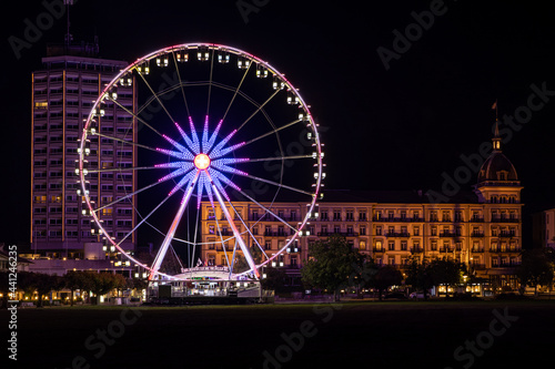 I had the chance to go to Interlaken with a friend to photograph the Ferris wheel in the evening and at night. We found another very nice place to take pictures in the night. Stay tuned.