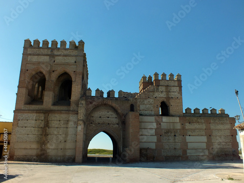 Muralla de Madrigal de las Altas Torres photo