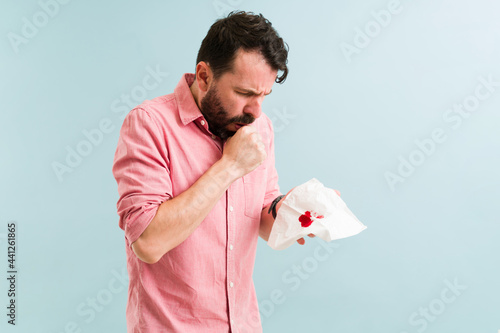 Fotografie Worried man suffering from lung cancer