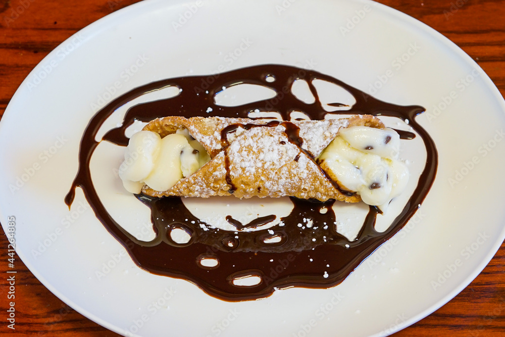 Cannoli with chocolate sauce Cannoli with chocolate sauce