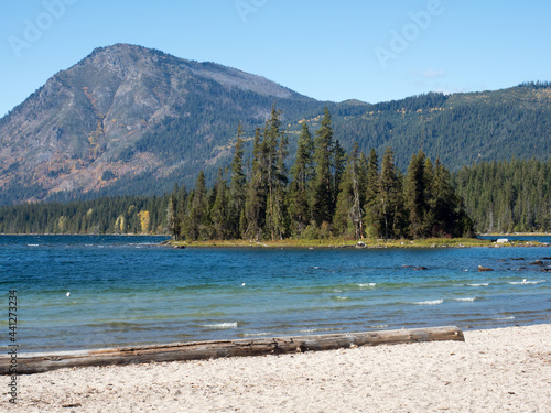 Golden sand beach on Lake Wenatchee - Washington state, USA