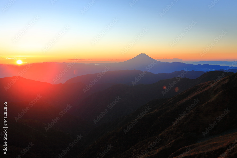 Obraz premium Mt.Kitadake, autumn, Mt.Fuji 夜明けの北岳からの富士山