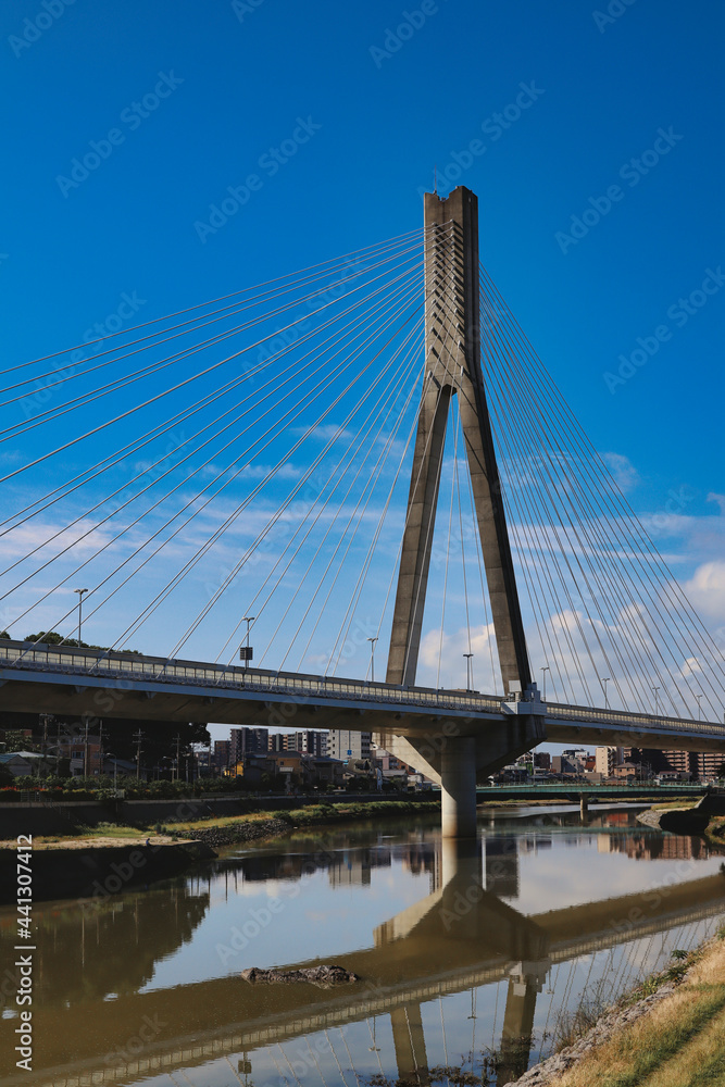 Fototapeta premium 阪神高速大阪池田線のビッグハープ