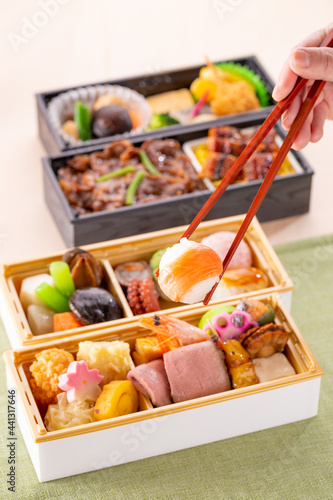 Sushi box © n