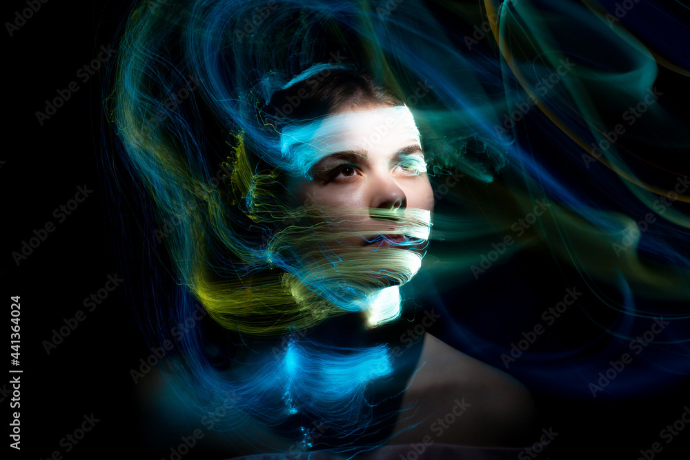 lightpainting portrait, new art direction, long exposure photo without photoshop, light drawing at long exposure
lightpainting portrait, new art direction, long exposure photo without photoshop, light drawing at long exposure