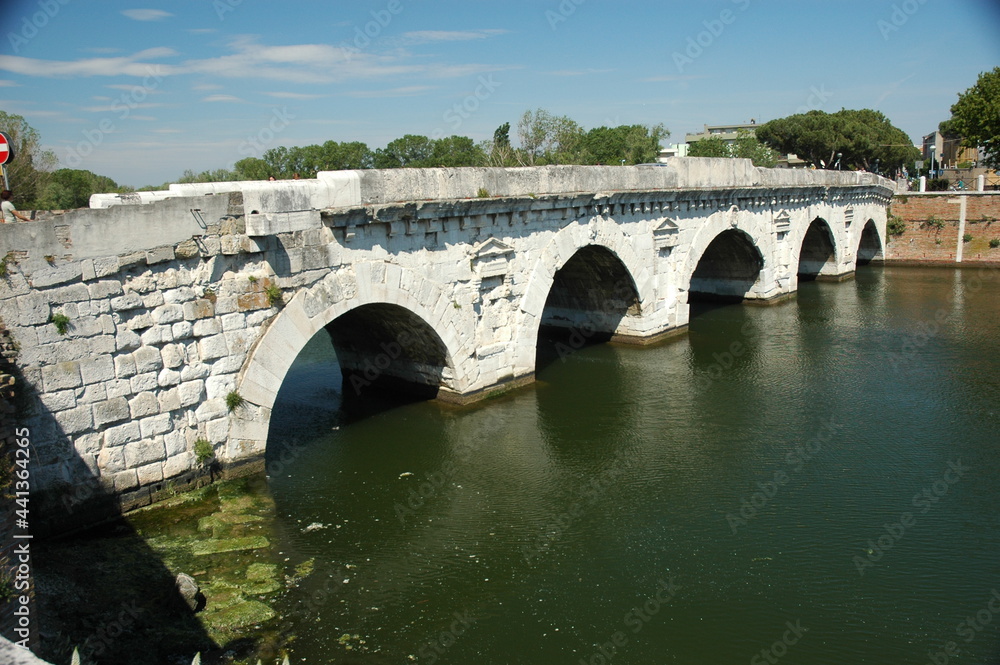 Rimini. Ponte di Augusto e Tiberio sul fiume Marecchia.
