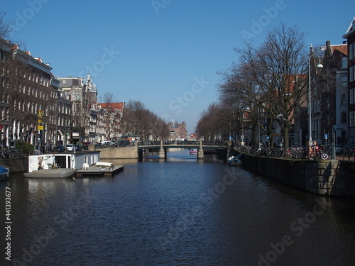 Grachtenszene im Amsterdam, Niederlande © Guenter