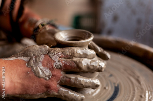 hands of a potter © Amilciar