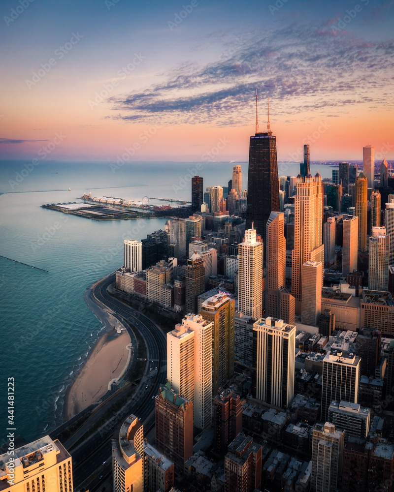 Fototapeta premium Chicago aerial view of gold coast looking over the lake