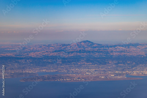 Aerial view of the Mt Diablo and cityscape © Kit Leong