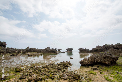 鹿児島県 沖永良部島のウジジ浜の奇岩