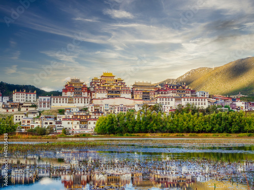 Songzanlin Monastery or known as “Little Potala” according to its appearance, is a traditional Lama monastery located just 5 kilometres away from the Shangri La / Zhongdian Old town