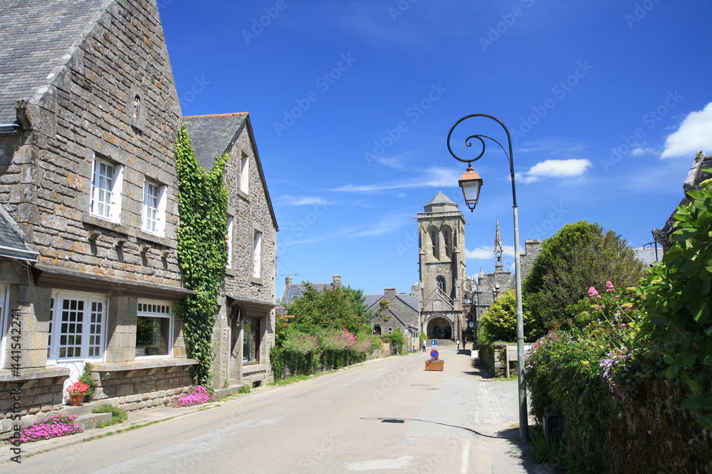 Locronan, Francia. Uno de los pueblos más bonitos de la bretaña francesa.