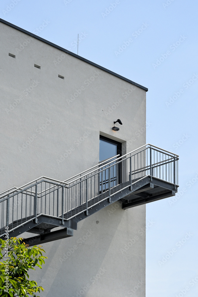Außentreppe - Notausgang Außentreppe - Notausgang