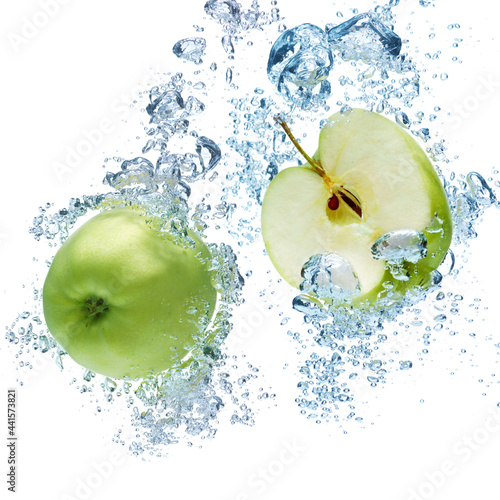 Tableau sur Toile Green apple in water