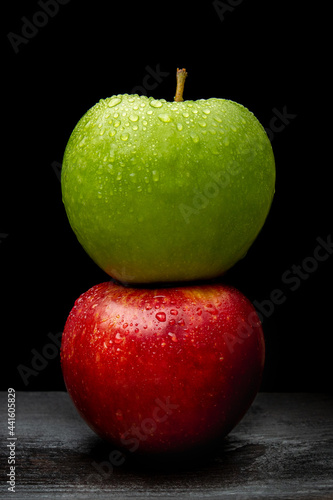 apple green red water
