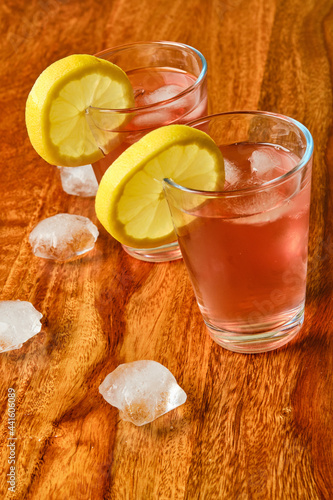 Citrus ice tee in glass with lemon