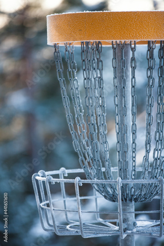 Frosty disc golf basket
