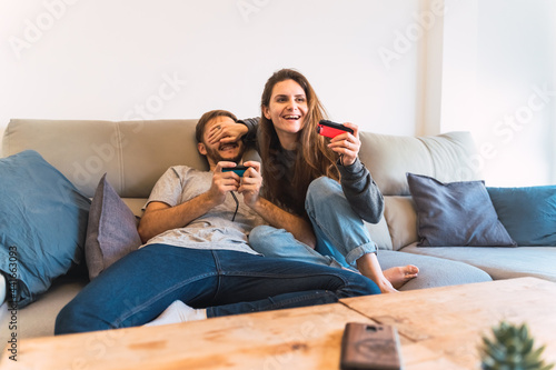 Obraz na płótnie Caucasian couple playing video games. Palma de Mallorca, Spain w salonie