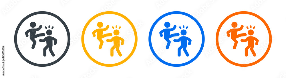 Obraz premium Kicking icon. People training karate icon vector illustration. Fighter concept