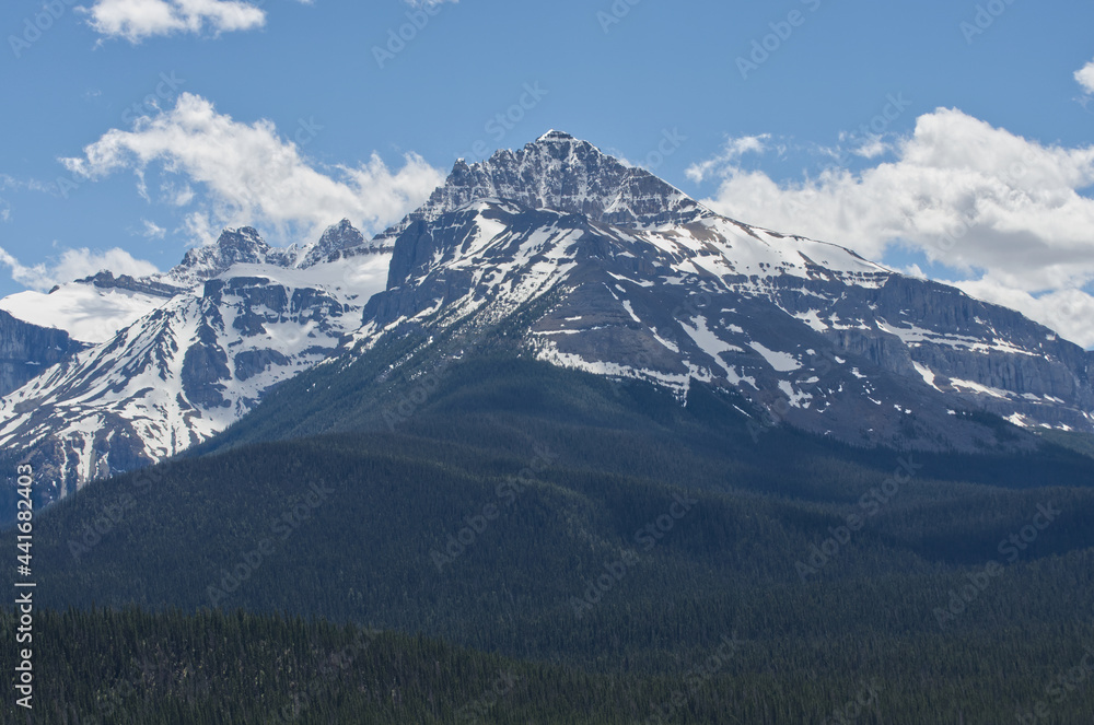 Beautiful Mountain Scenery in Howes Pass