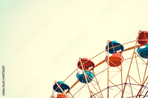 Obraz na płótnie ferris wheel in the park w salonie