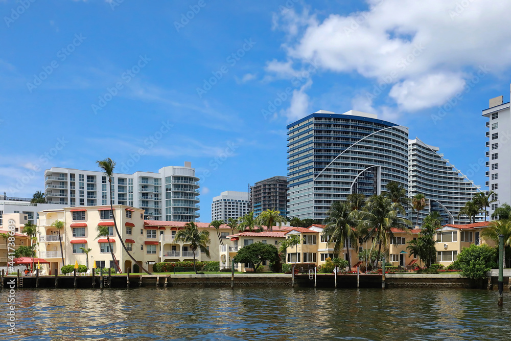 Obraz premium Condos, hotels and timeshares located on Fort Lauderdale Beach front and the intracoastal waterway in Fort Lauderdale, Florida, USA. 