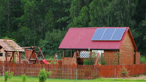 domek ogrodowy baterie solarne photo