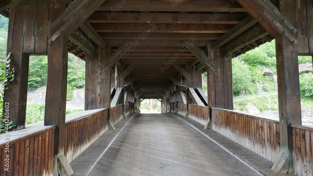 Blick durch die Holzbrücke in Forbach Blick durch die Holzbrücke in Forbach