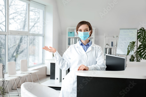 Female medical assistant sh...