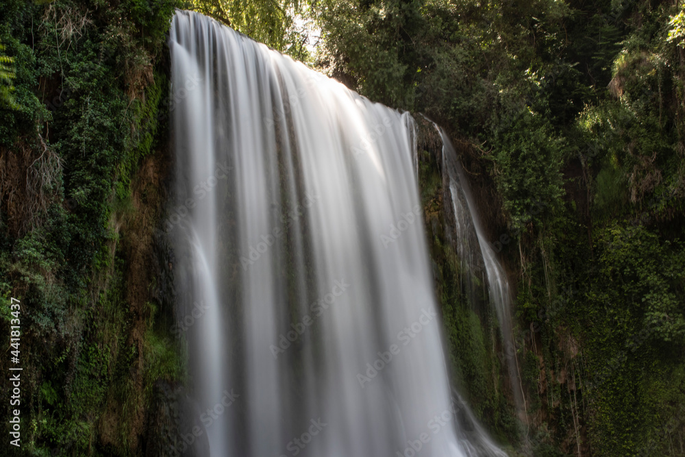 Naklejka premium Monasterio de Piedra, cascada la caprichosa