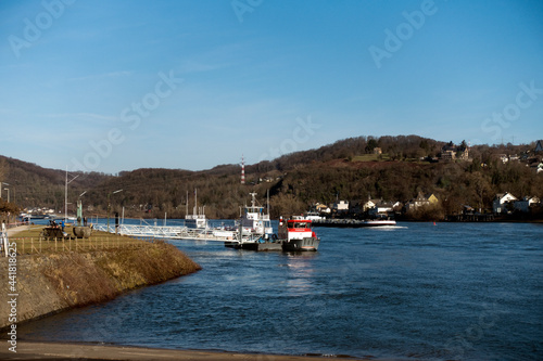 Blick vom Fähranleger Remagen über den Rhein auf Linz