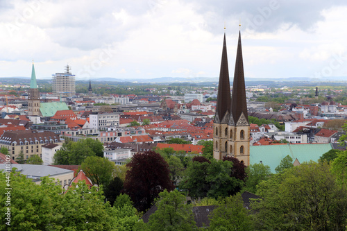 Blick von Burg und Festung Sparrenburg über Bielefeld