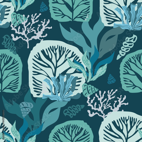 Seaweeds and corals pattern 10