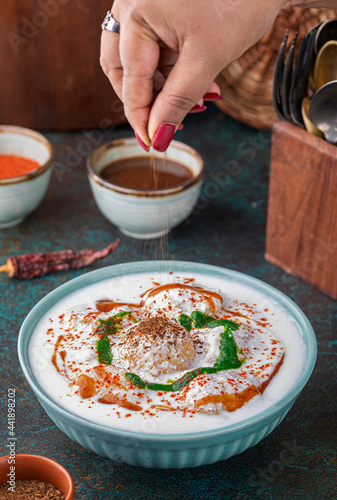 Dahi Bhalla, Indian cuisine, rustic setup