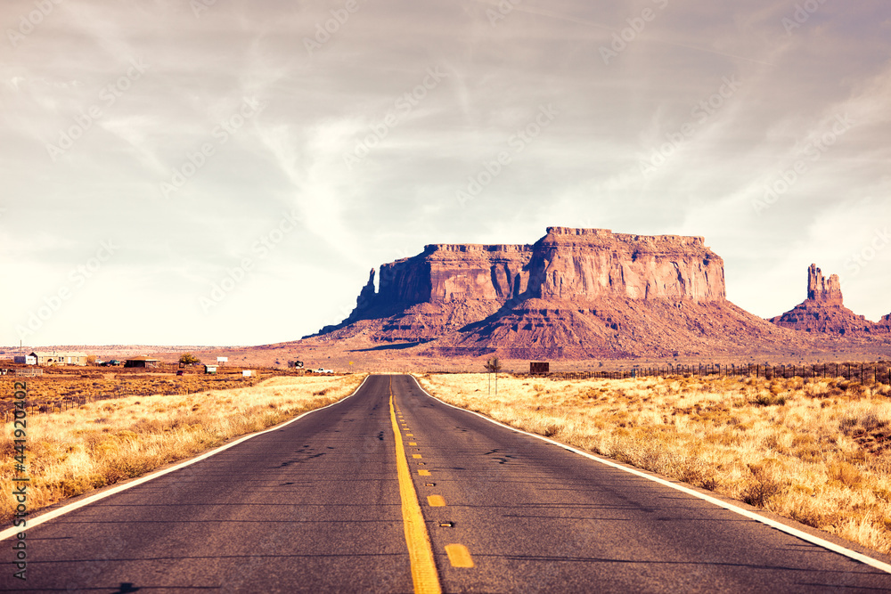 Φωτογραφία View from highway 163 in Monument Valley near the Utah-Arizona border,  United States