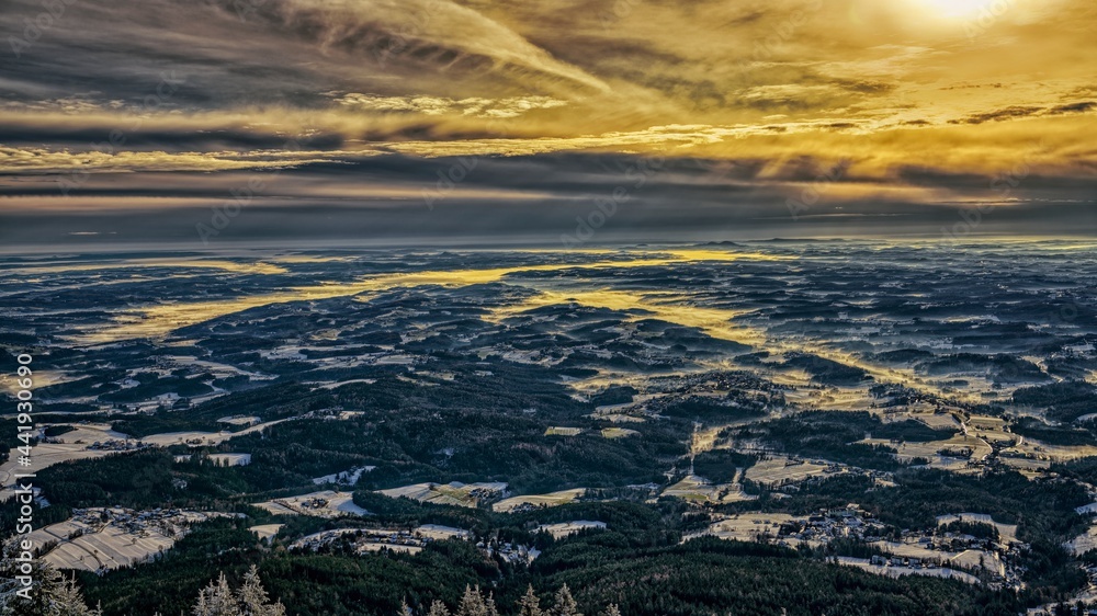 Obraz premium view from the top of the mountain with fog