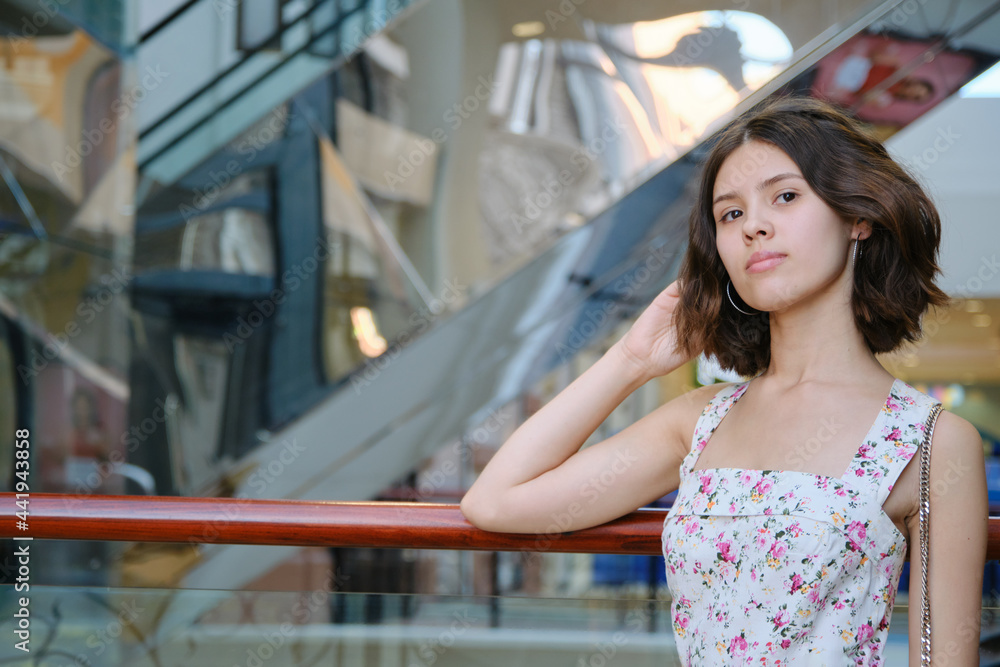 Fototapeta premium woman in mall
