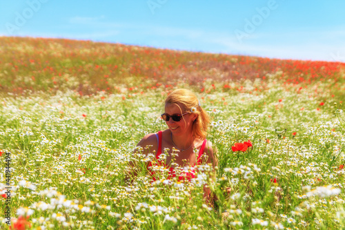 Eine junge Dame im Kornfeld