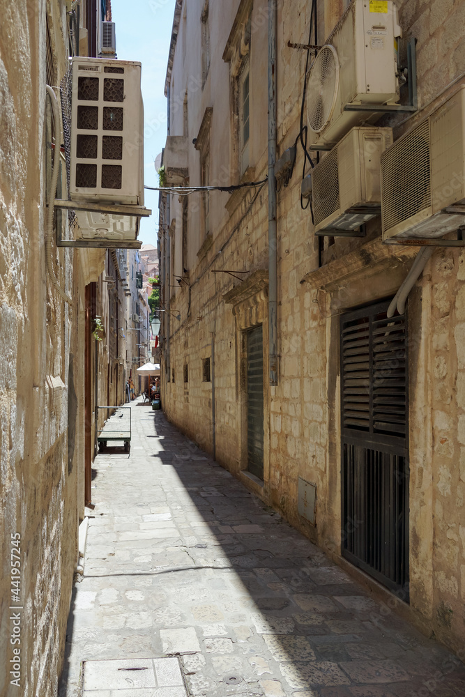 Croatia, Dubrovnik - narrow street in old port city