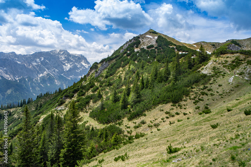 Gipfel / Berg Hoher Ziegspitz in den Ammergauer Alpen Nähe Garmisch-Partenkirchen und der Zugspitze