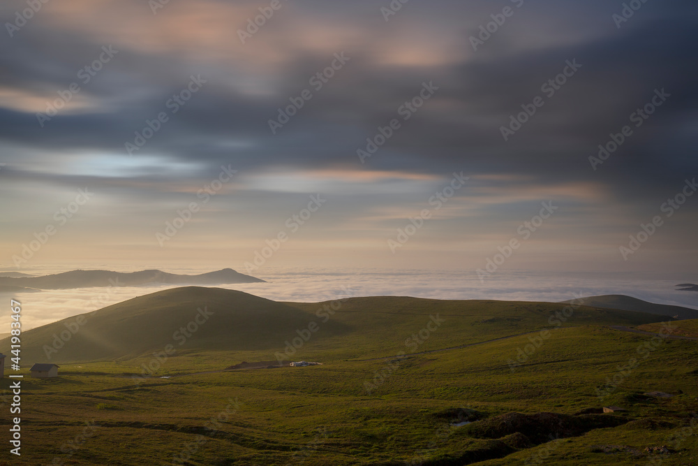 Obraz premium turkey trabzon sultanmurat plateau in summer after cloud sea and sunset
