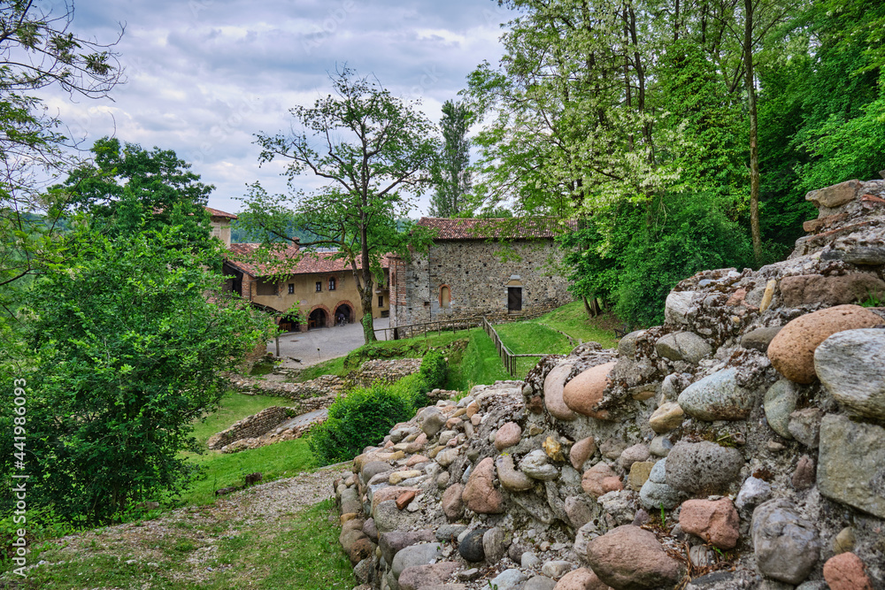 Monastero di Torba Monastero di Torba