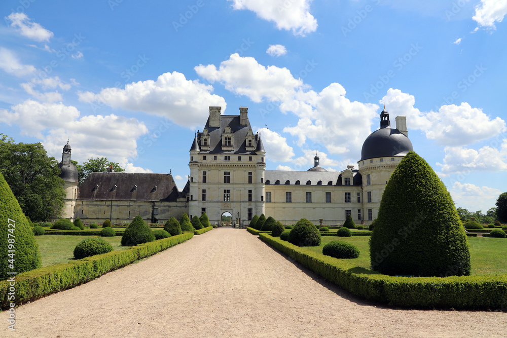A l'entrée du château de Valençay A l'entrée du château de Valençay