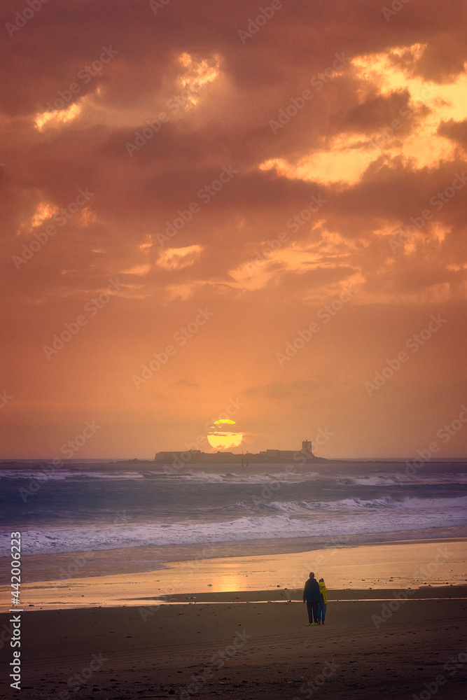 Cálido atardecer Cálido atardecer
