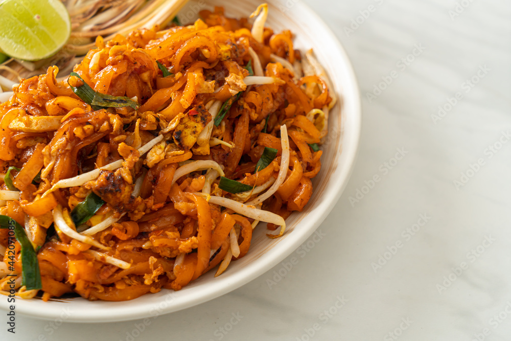 stir-fried noodle with tofu and sprouts or Pad Thai